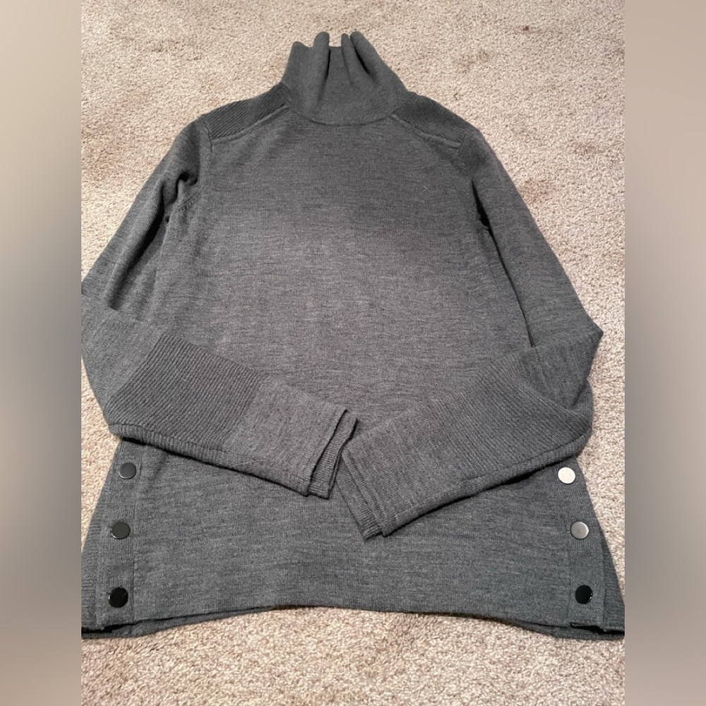 Athleta sweater size small